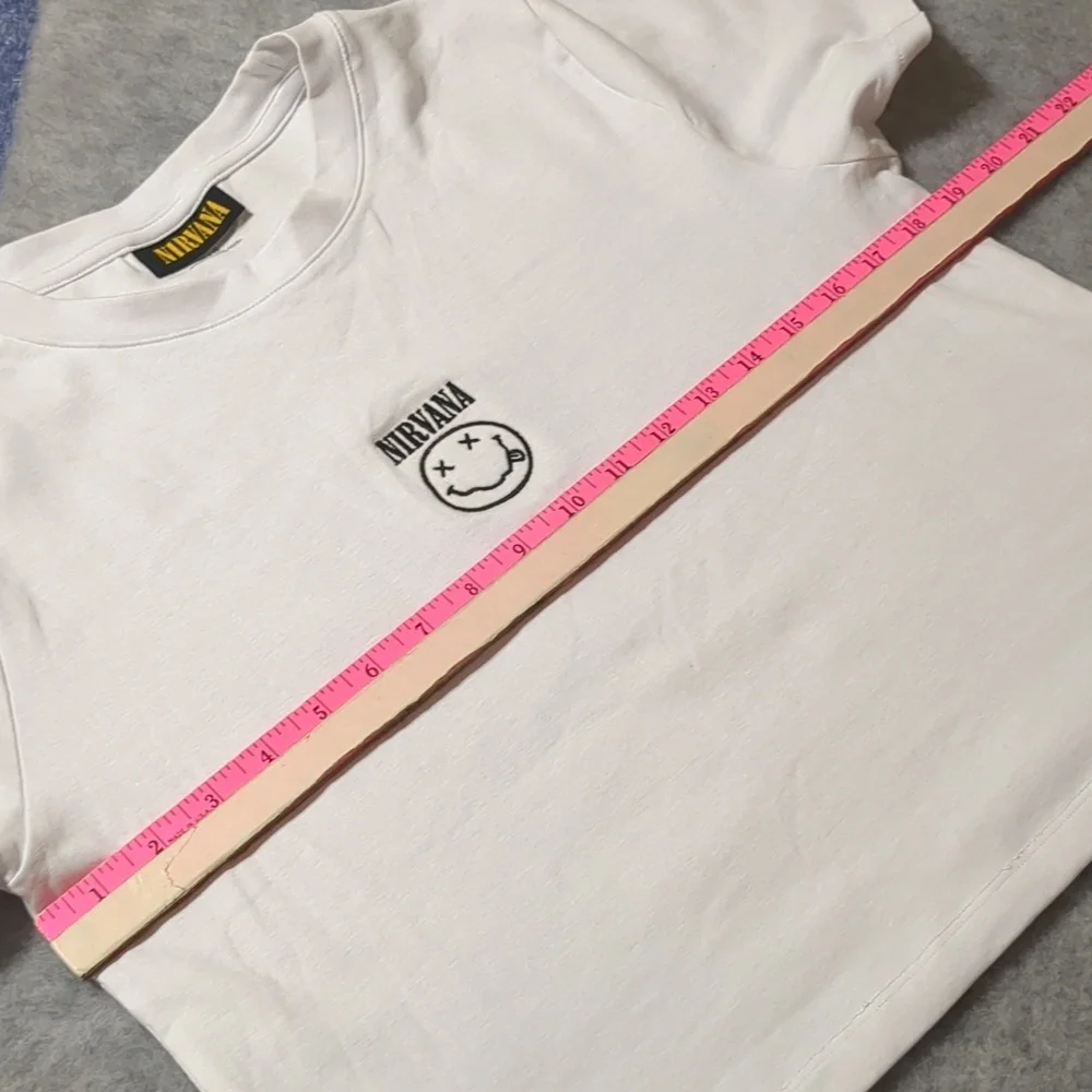 NIRVANA SMILE Cropped Tee womens size Large - Picture 6 of 7
